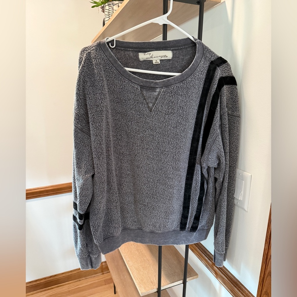 Vintage Gray and Black Crew Neck Sweater